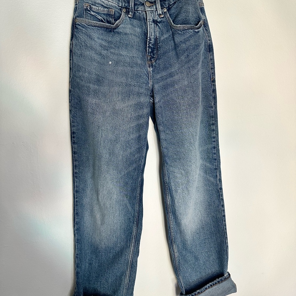 Good American Boyfriend Jeans in Faded Blue